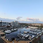 Wonderful Flat With Amazing Views Over Apartment *