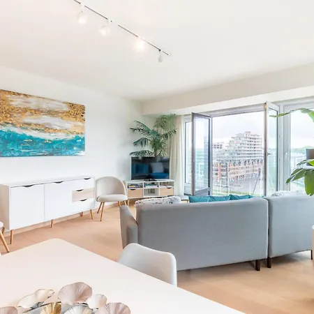 Wonderful Flat With Amazing Views Over * 奥斯滕德